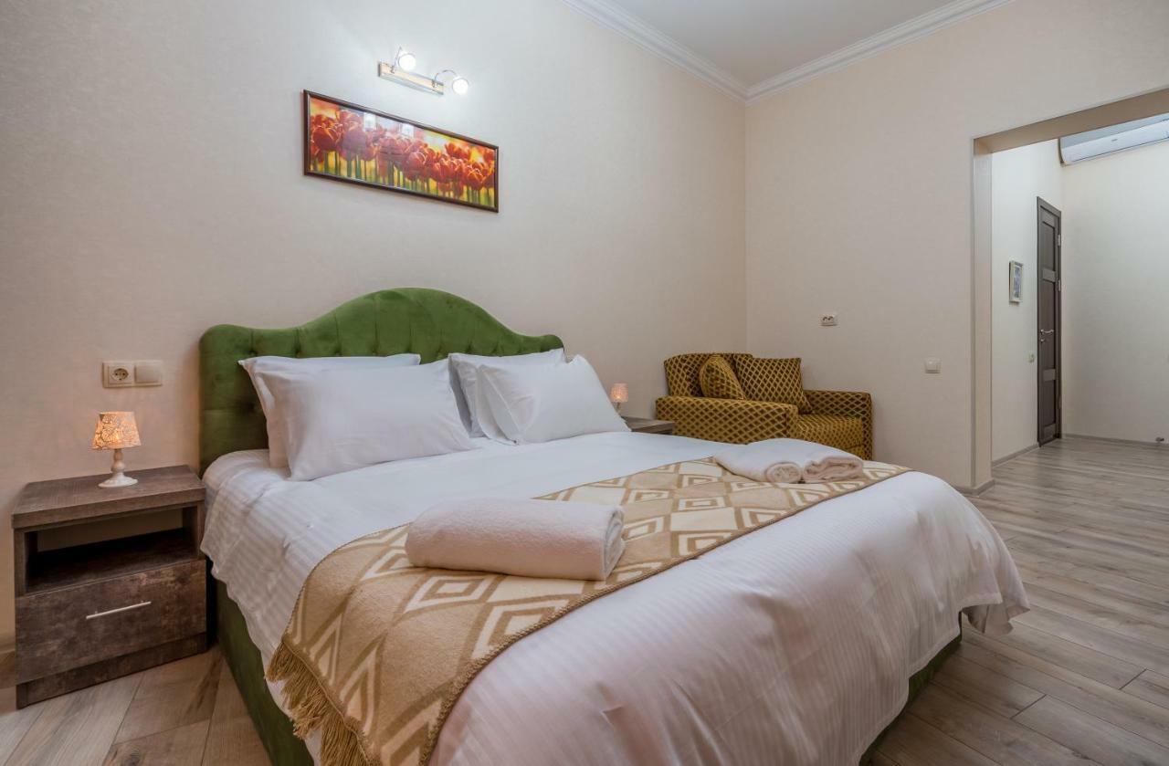 Golden Light Hotel Tiflis Exterior foto