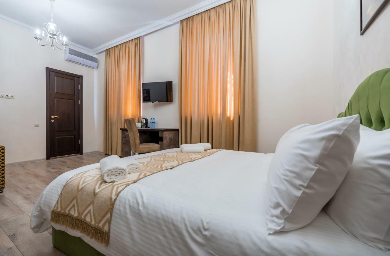 Golden Light Hotel Tiflis Exterior foto