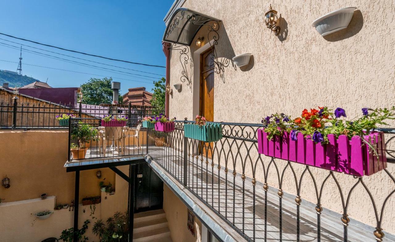 Golden Light Hotel Tiflis Exterior foto