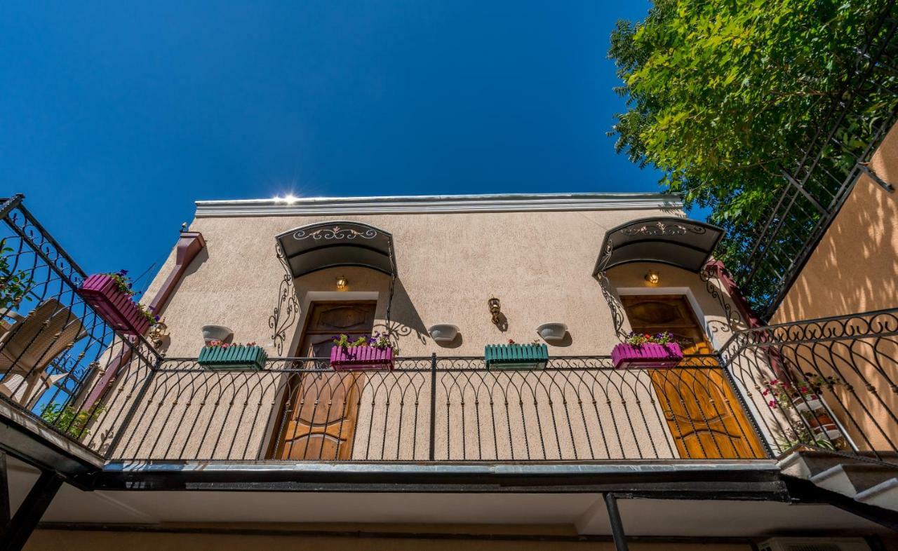 Golden Light Hotel Tiflis Exterior foto