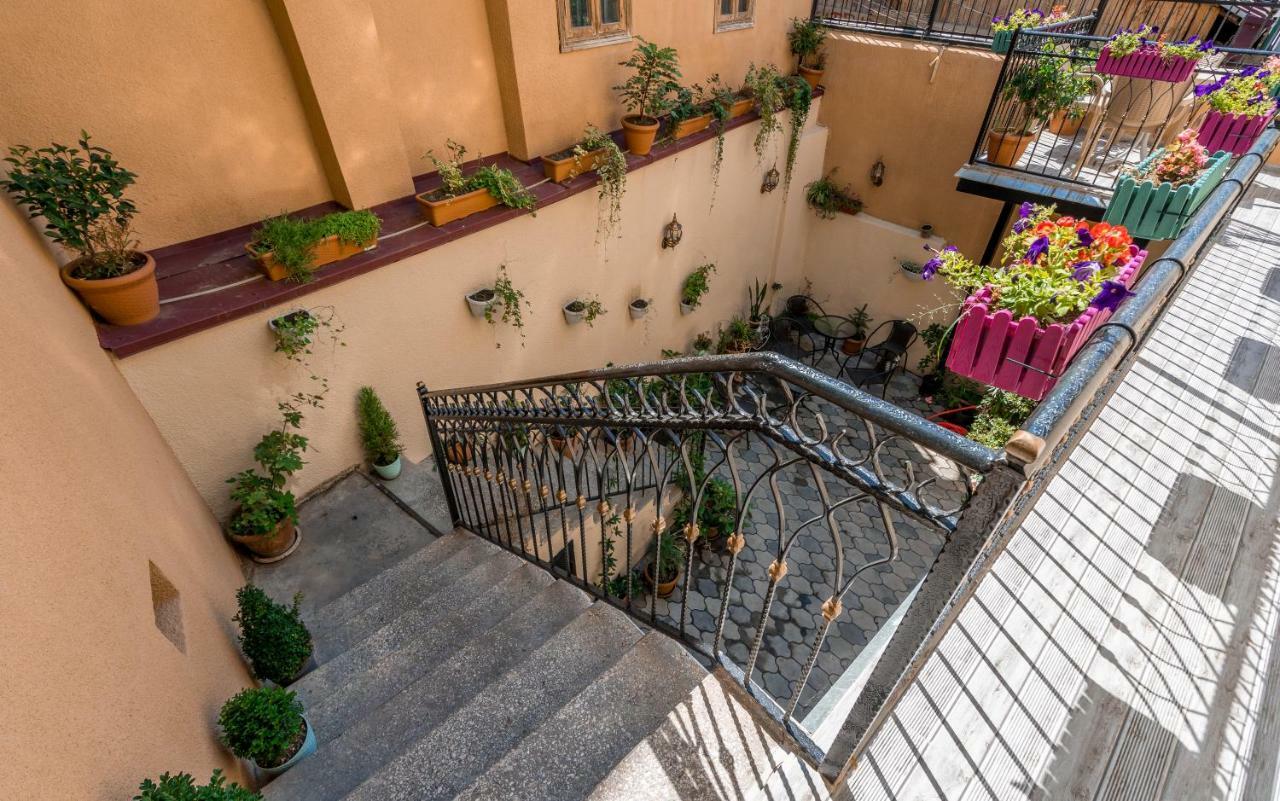 Golden Light Hotel Tiflis Exterior foto